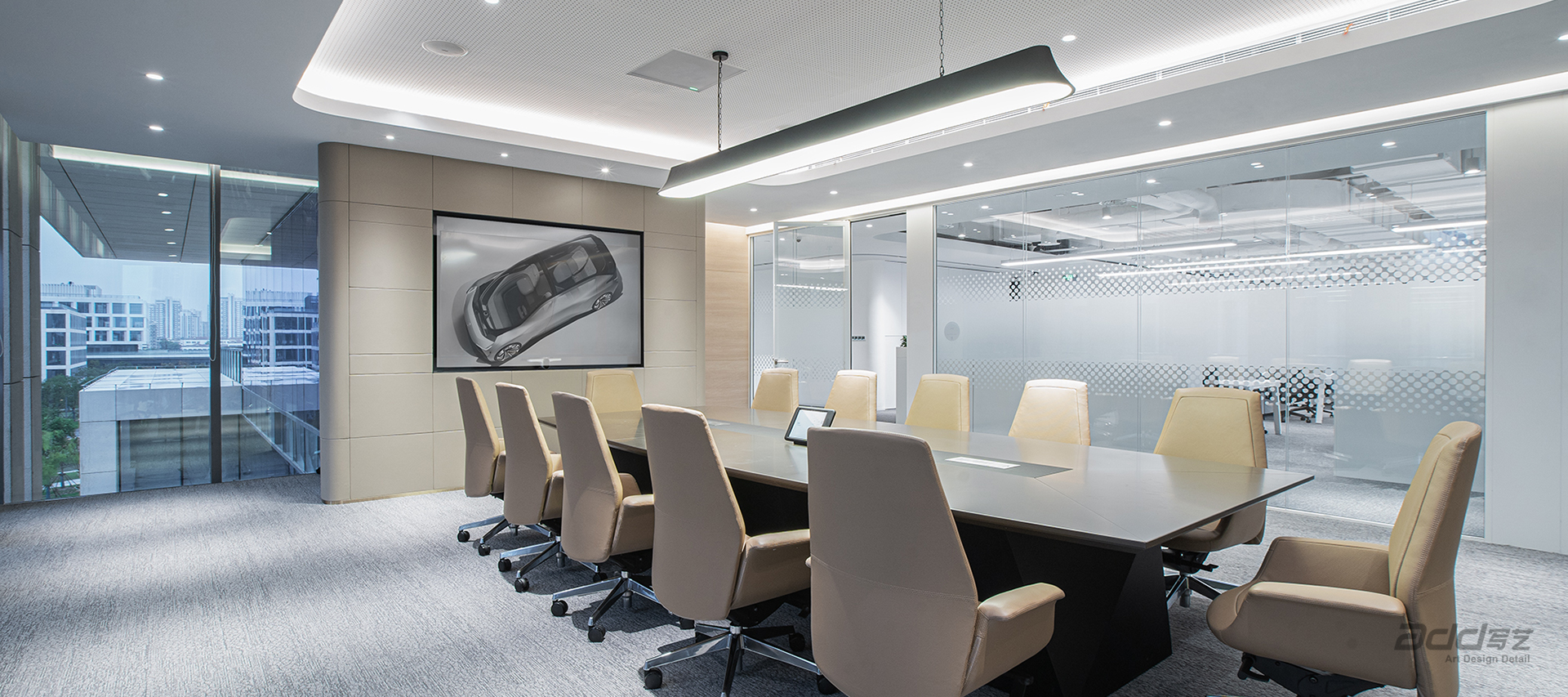 蔚來汽車(che)辦(bàn)公(gōng)樓裝(zhuang)修-會議室-pc