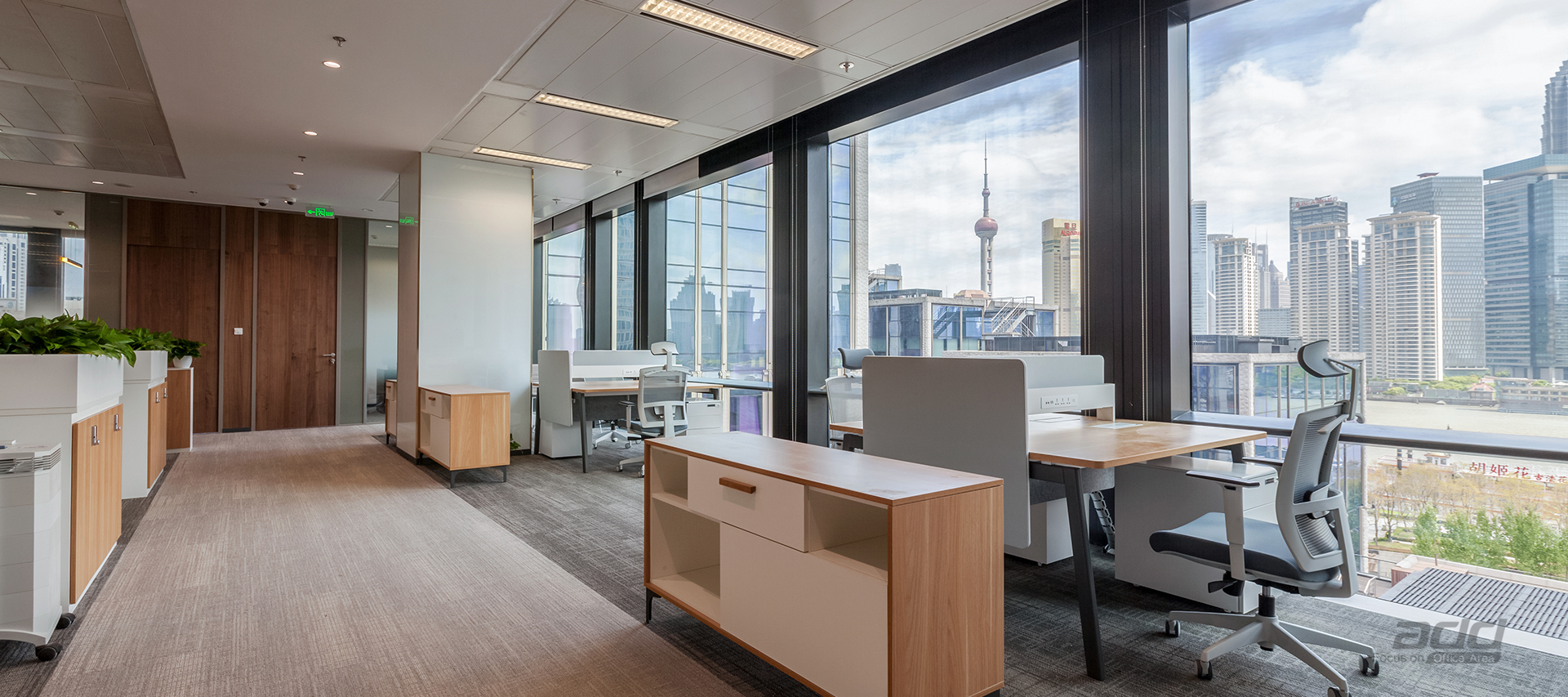 德(dé)邦證券辦(bàn)公(gōng)樓裝(zhuang)修設(shè)計(ji)-辦(bàn)公(gōng)區(qu)-pc